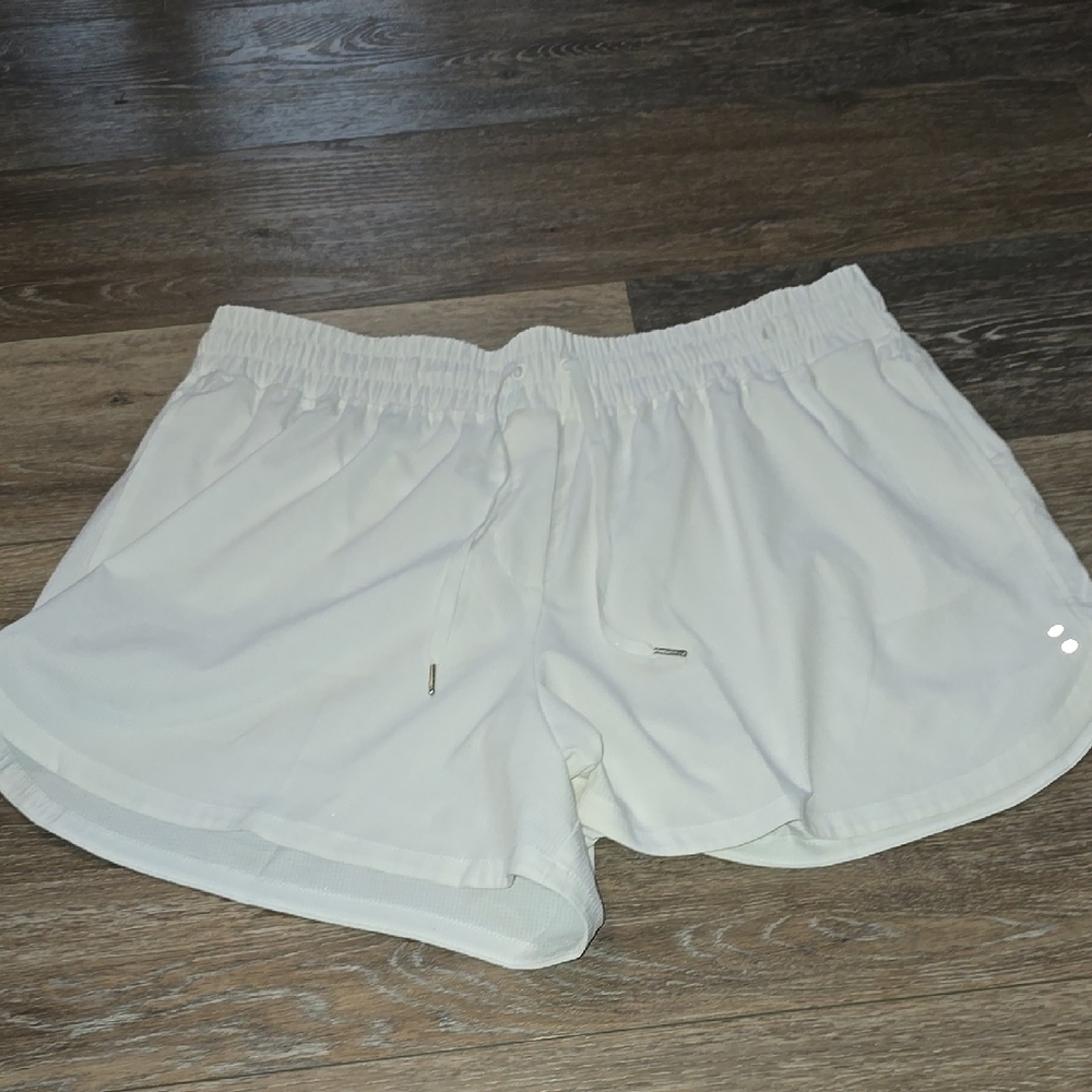 Puma Women's 2XL White Athletic Shorts